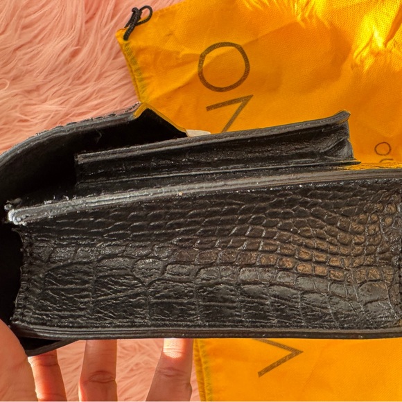 Used Valentino bag. Come with dust bag, in great condition. Real leather - Picture 5 of 6